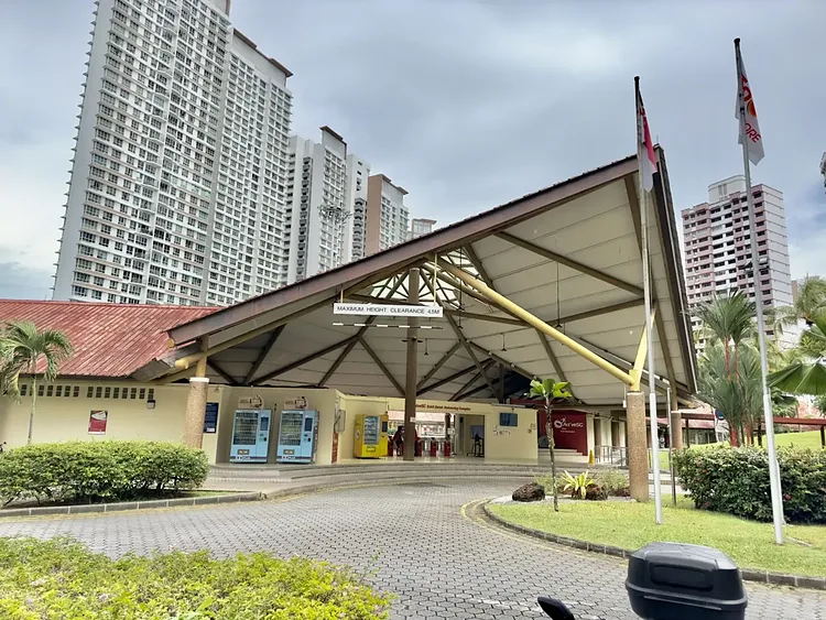 Bukit Batok Swimming Complex in Singapore