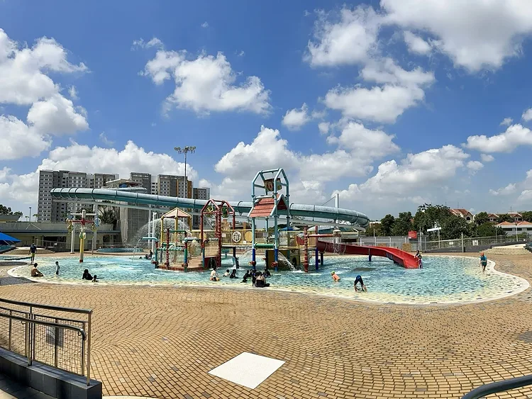 Jurong West Swimming Complex in Singapore